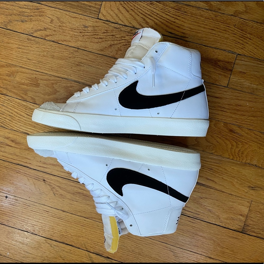 NIKE Blazer Mid '77 High Tops, men’s 7/women’s 8.5